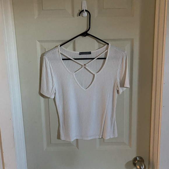 White Dress atop - Picture 1 of 2